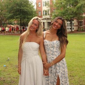 Meet your Posher, Chloe